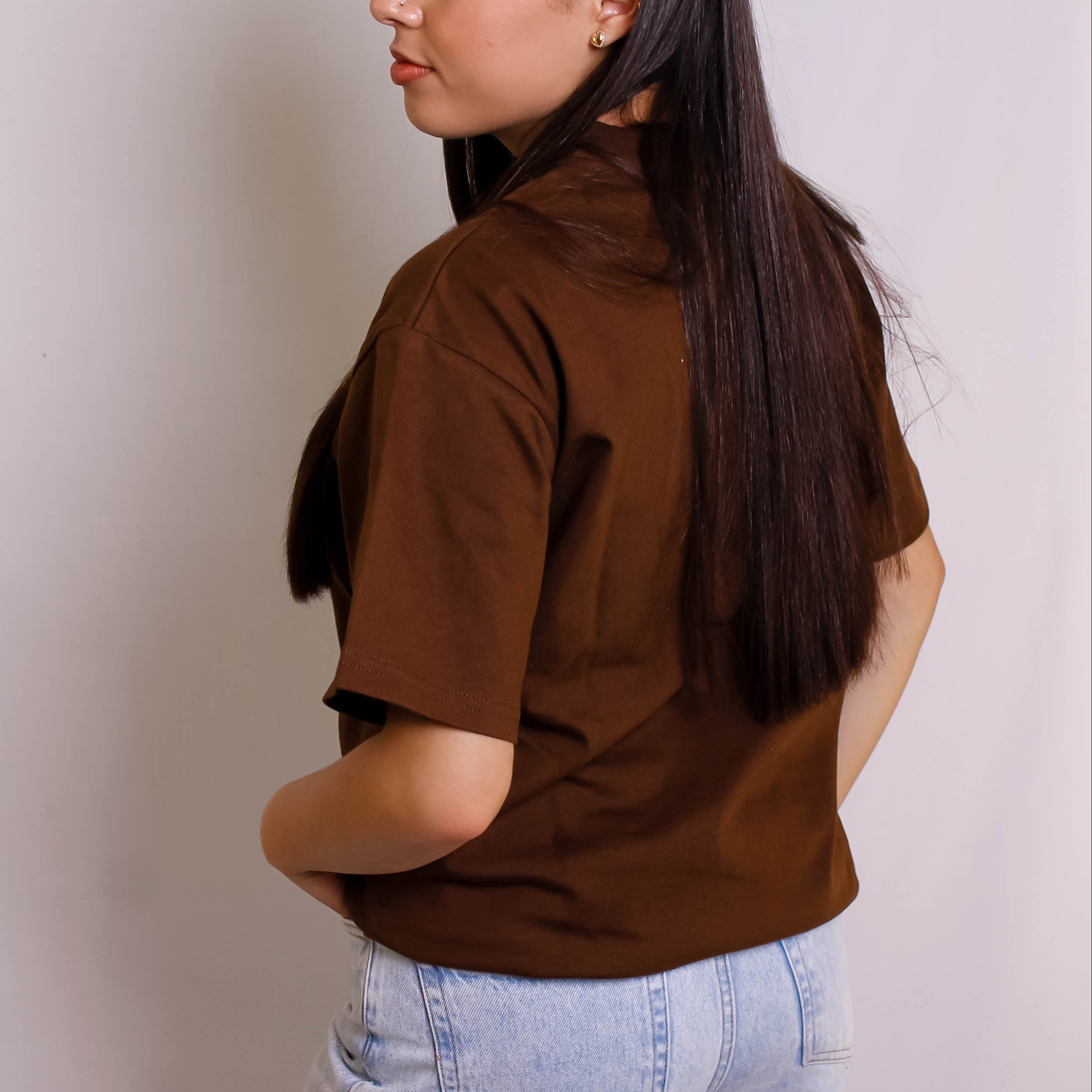 Playera Semioversize Chocolate Unisex 240GSM | 100% Algodón Premium